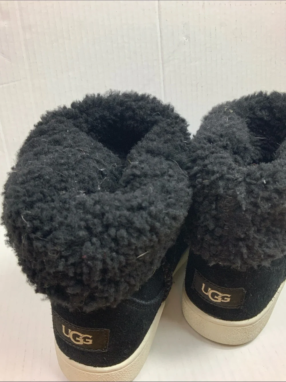 Women’s UGG Reyes Black Sneaker Boots Cozycore Athleisure Winter Shoes Size 7